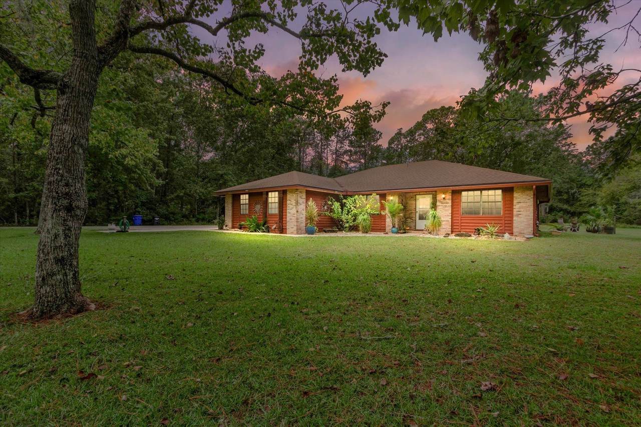 2365 E Deerwood Ln - Photo 1