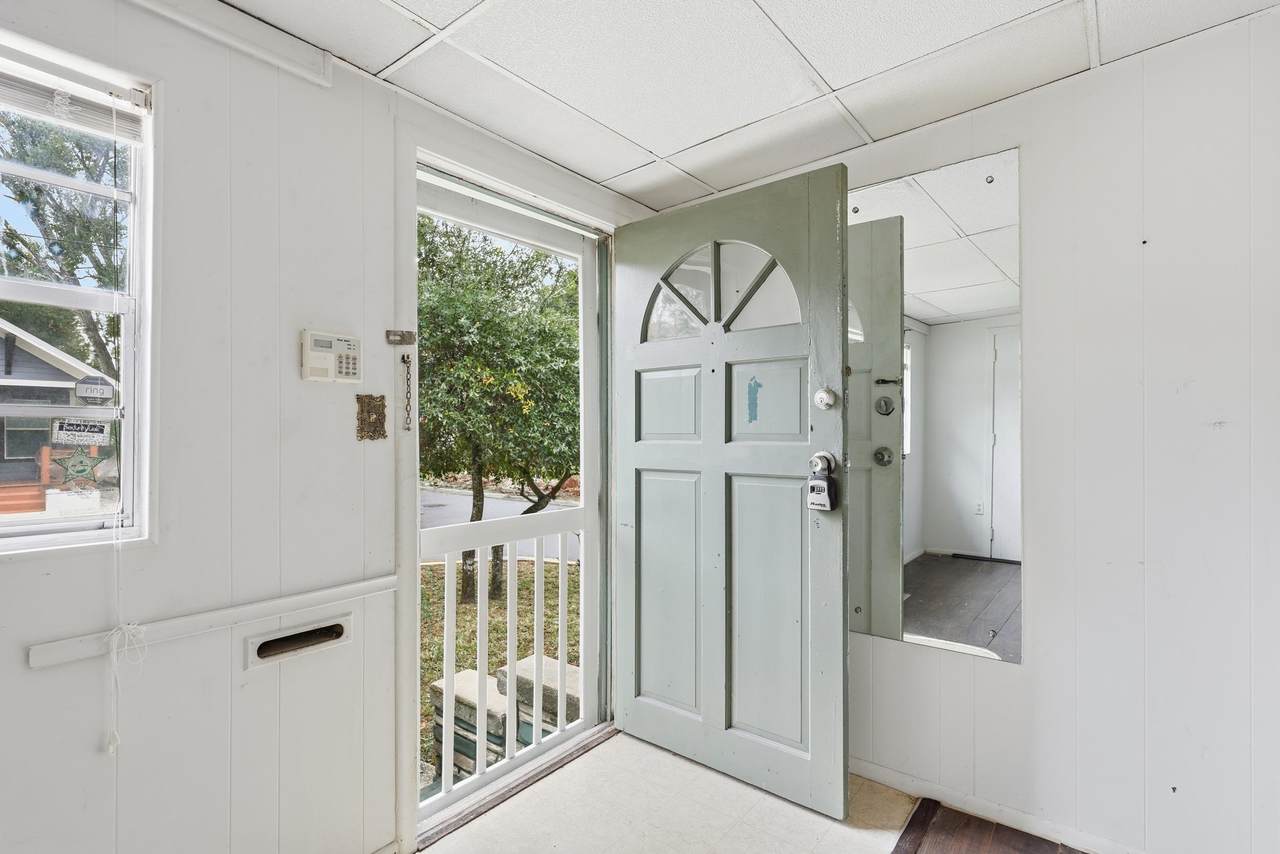 84 Weeden Street - Photo 1