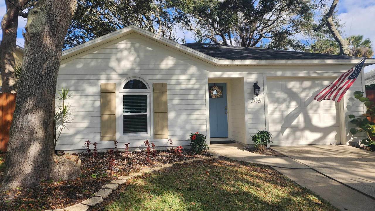 206 4th St - Photo 1