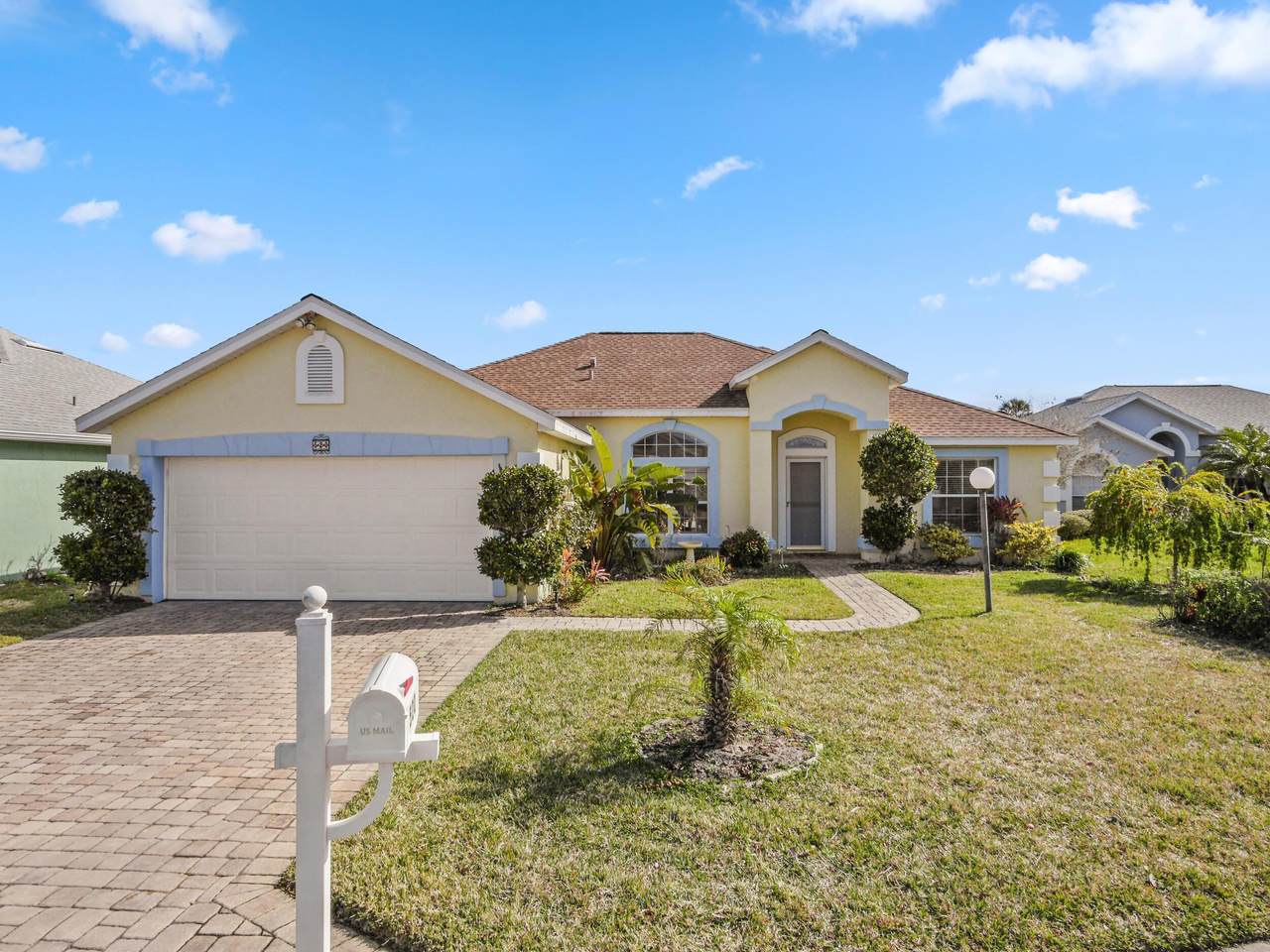520 Peninsula Ct - Photo 1