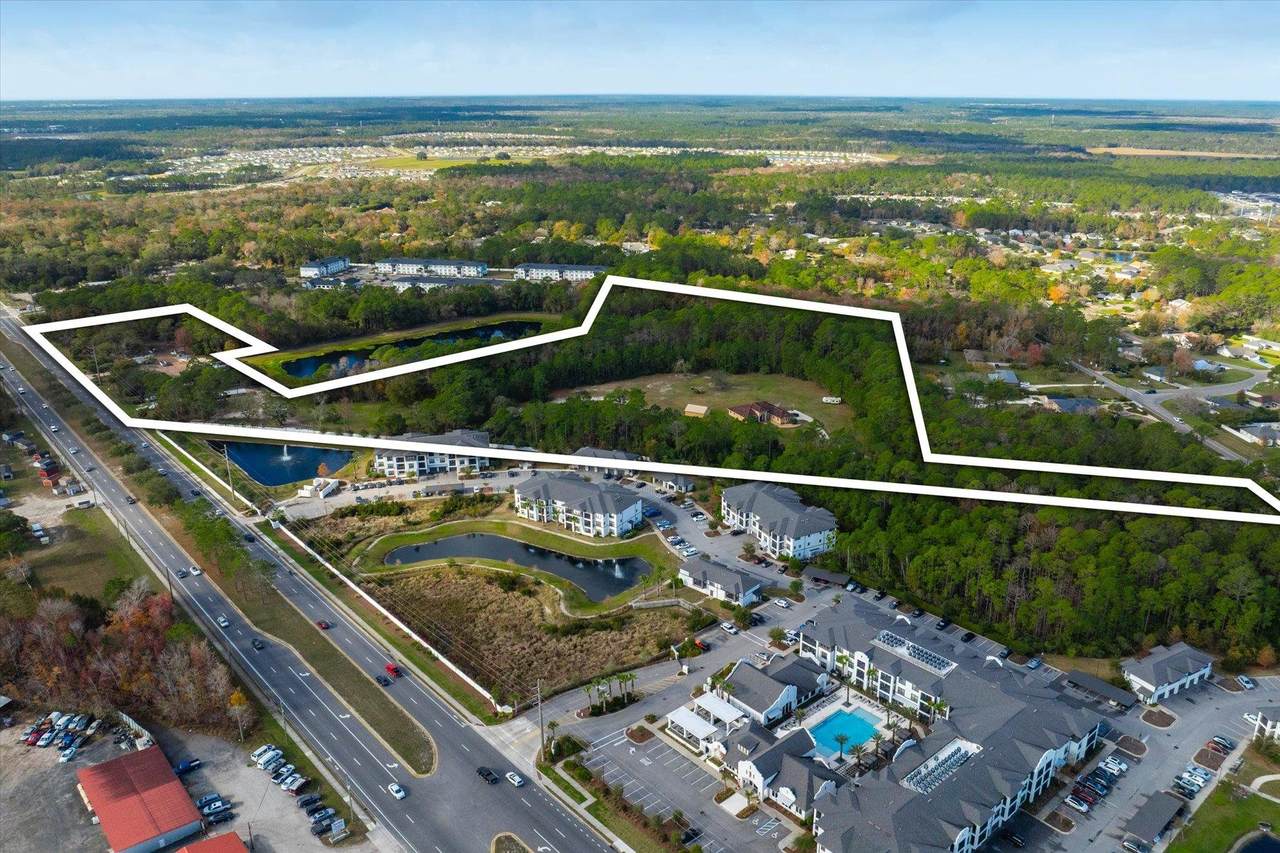 1401 State Road 207 - Photo 1