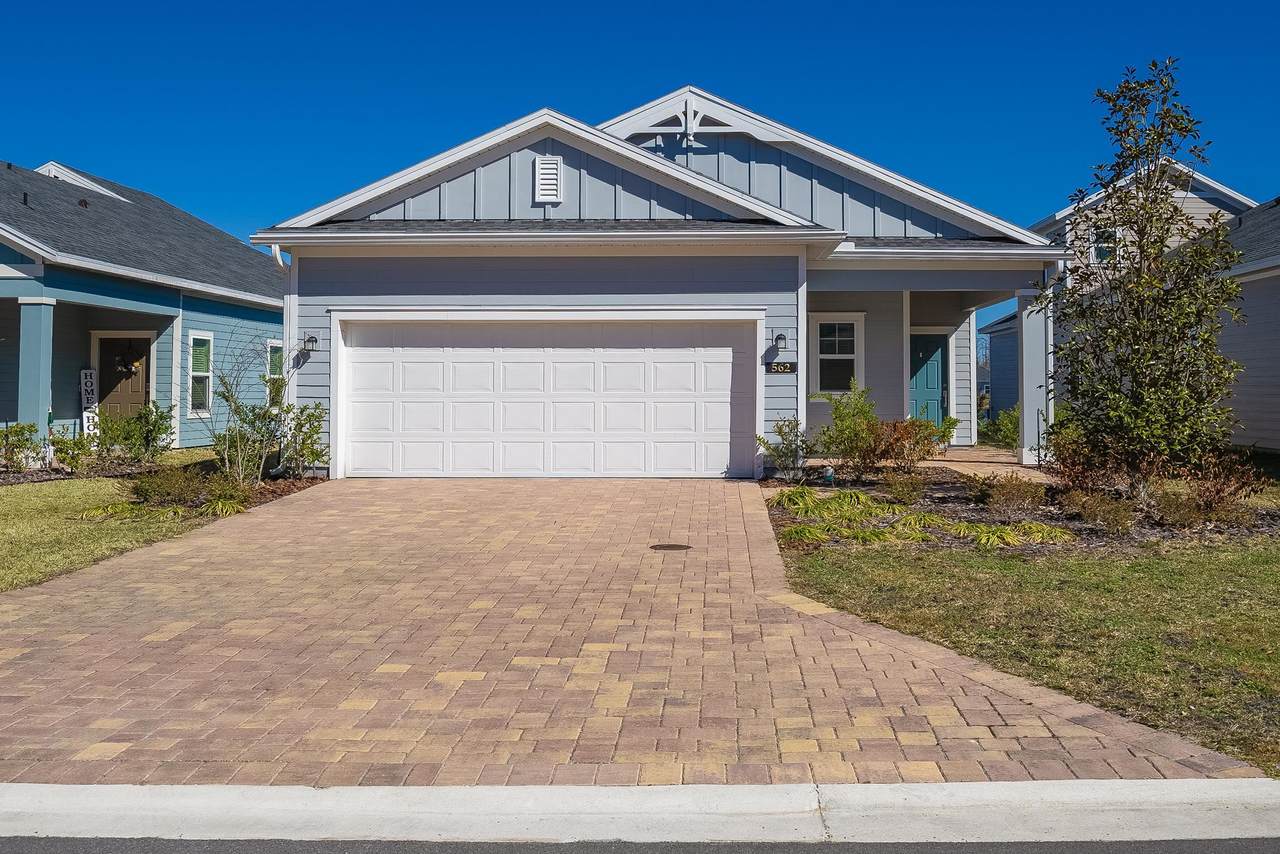 562 Lake Sinclair St - Photo 1