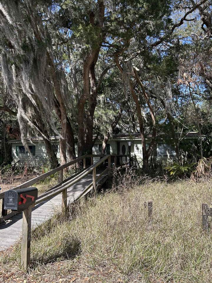 1340 Corunna St - Photo 1