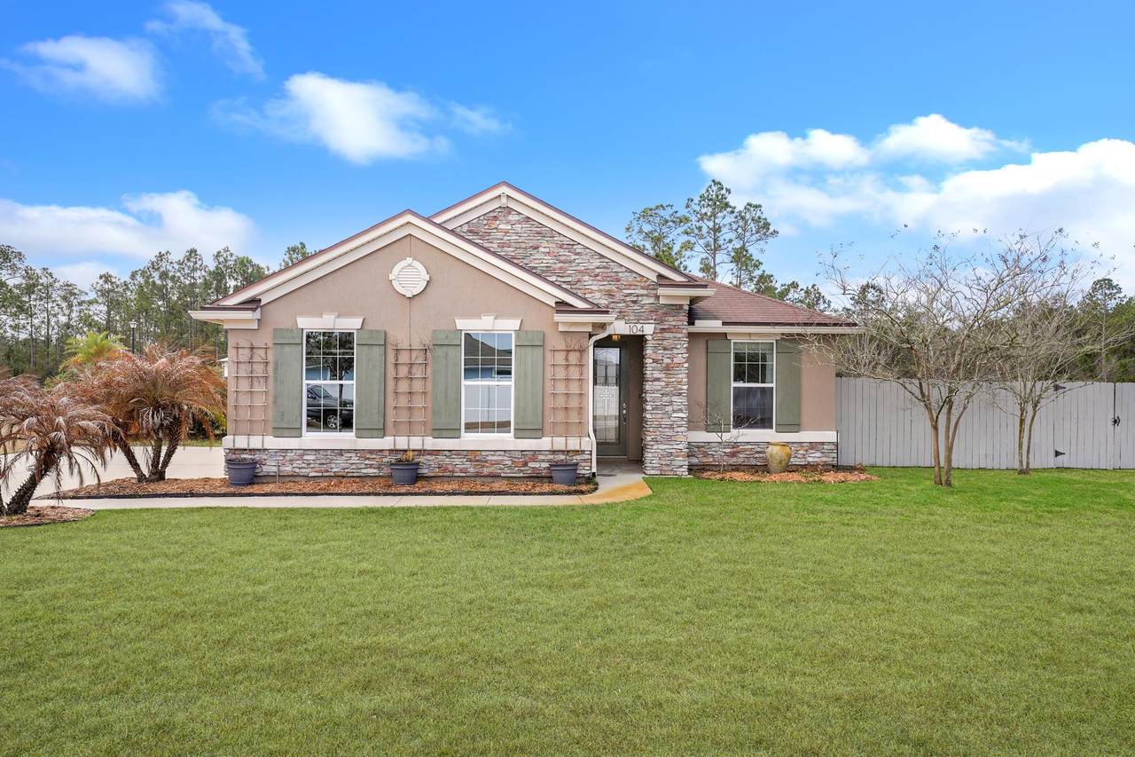 104 Diamond Lake Drive - Photo 1