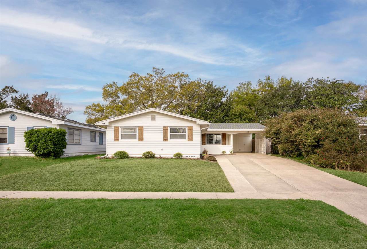 211 Deltona Blvd - Photo 1