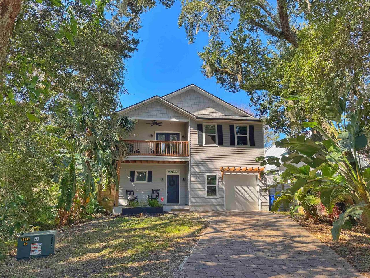 2523 Oleander St - Photo 1