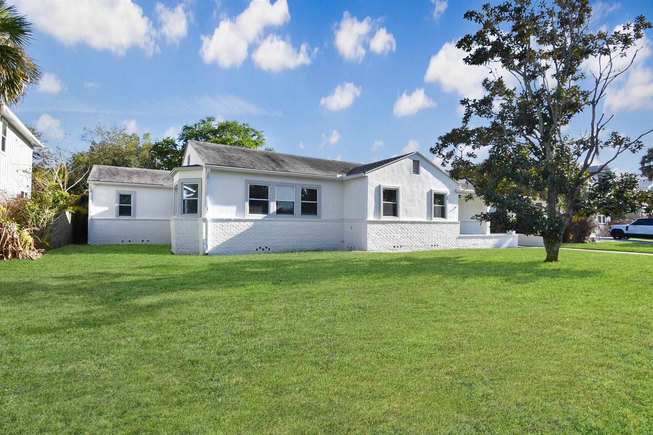 107 Arpieka Ave - Photo 1