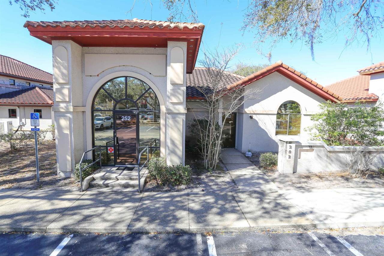 252 Southpark Circle - Photo 1