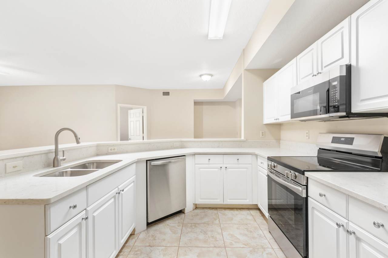 37113 Harbour Vista Cir - Photo 1
