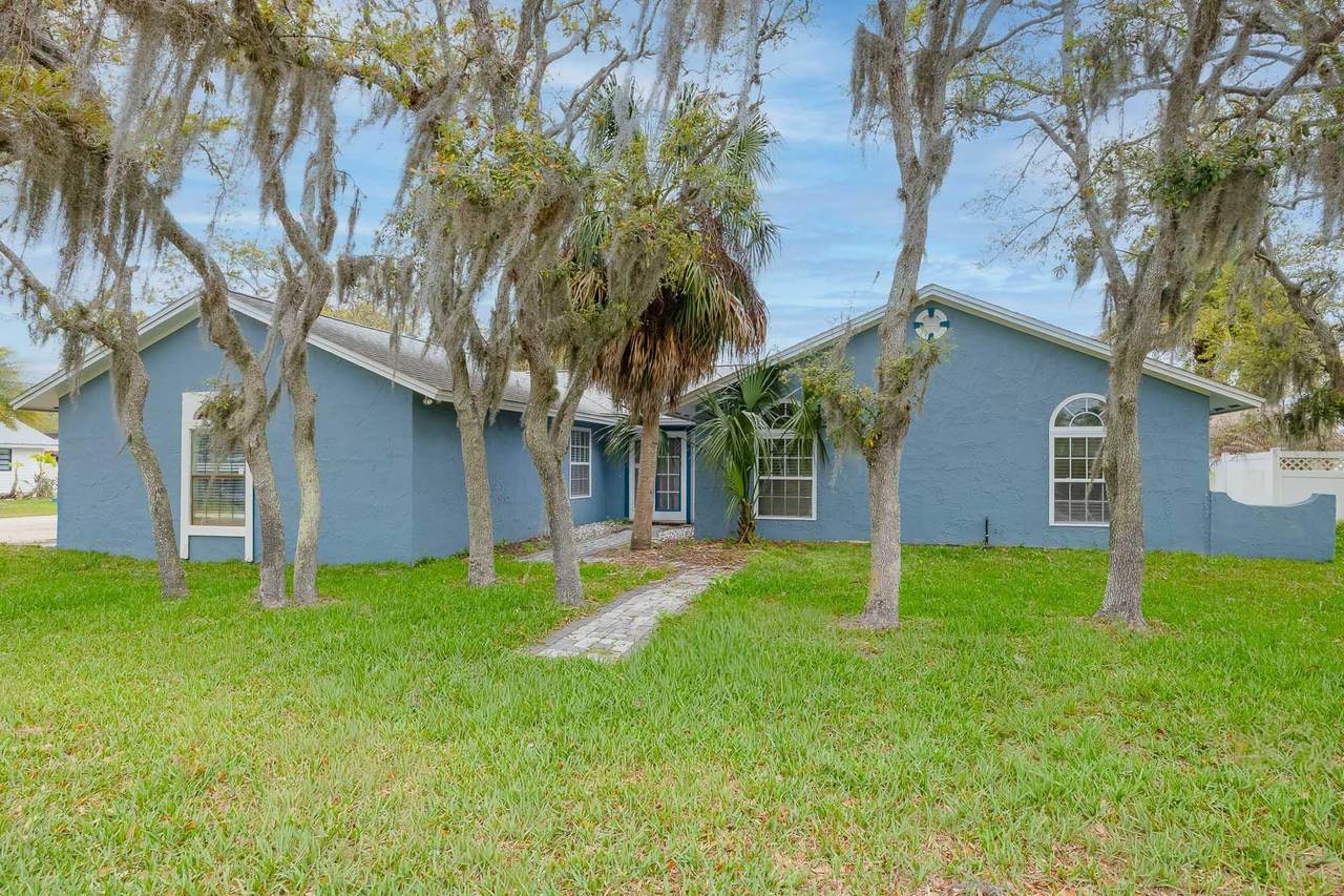 566 W Tropic Way - Photo 1