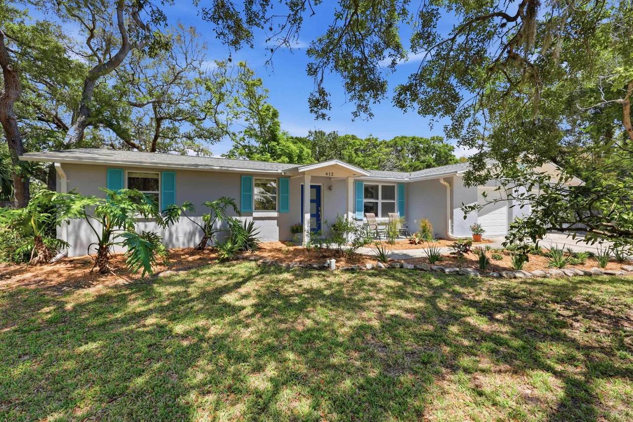 612 Poinsettia St - Photo 1