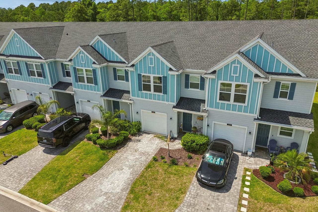 242 Boracay Cir - Photo 1