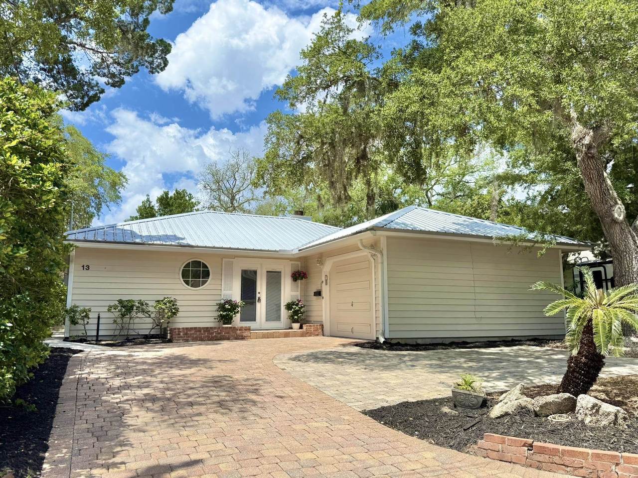 13 Lockhart Ln - Photo 1