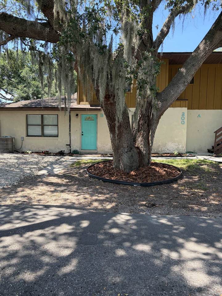 200 Sevilla St - Photo 1