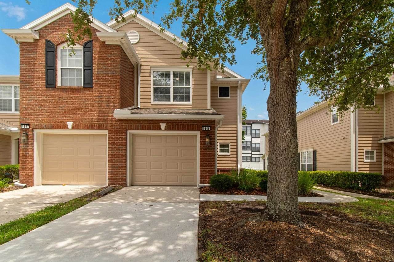 4249 Highwood Dr - Photo 1