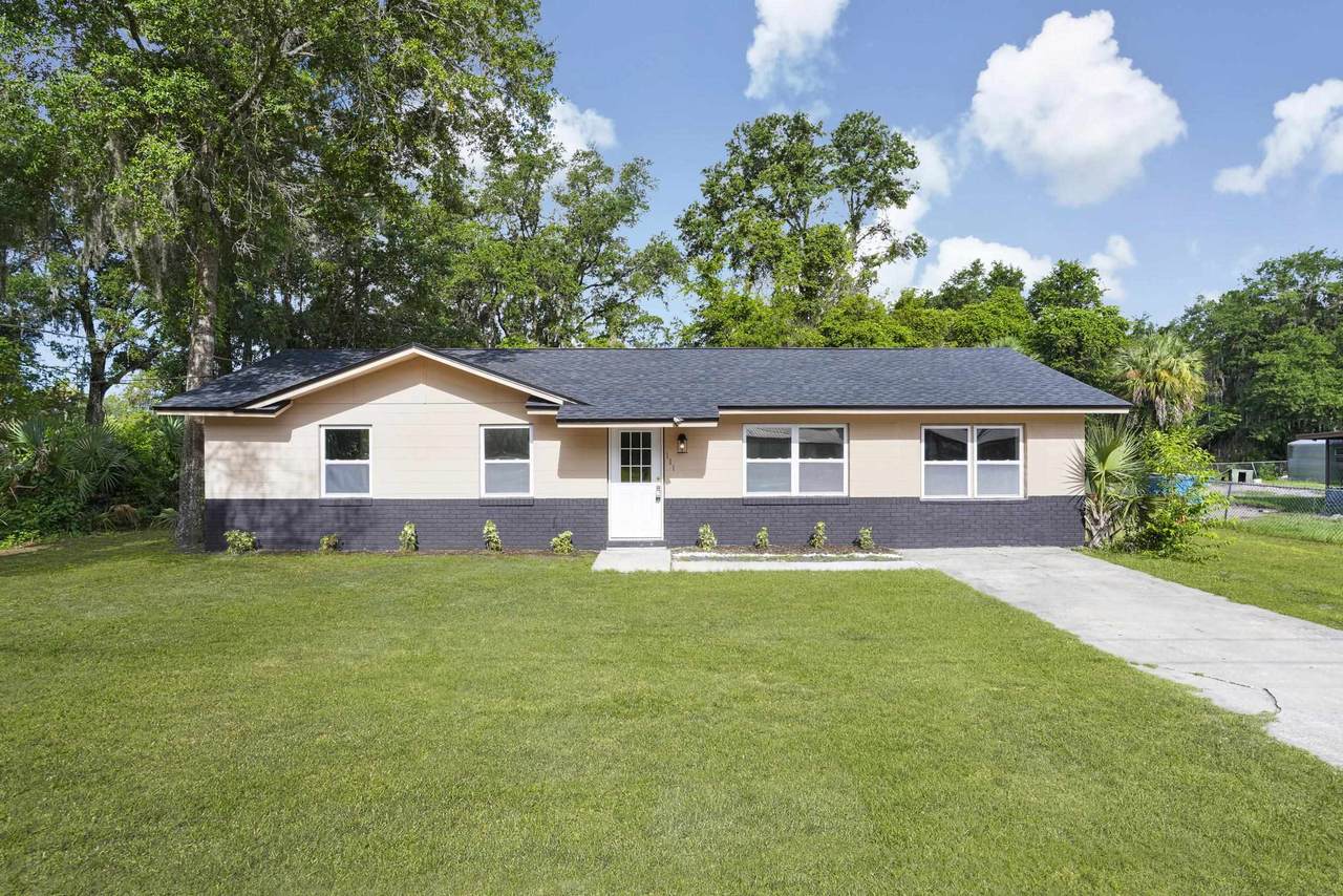 111 Elm Ave - Photo 1