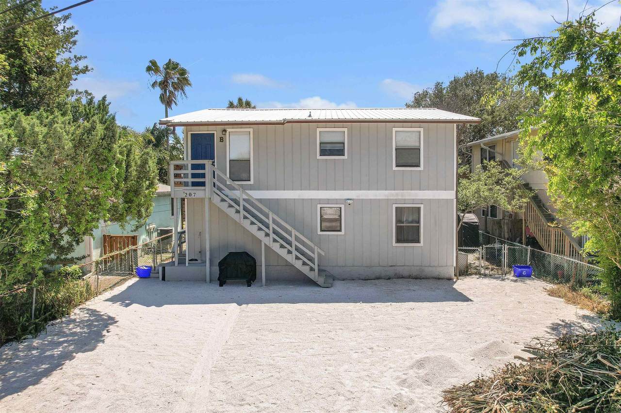 207 9th Street - Photo 1