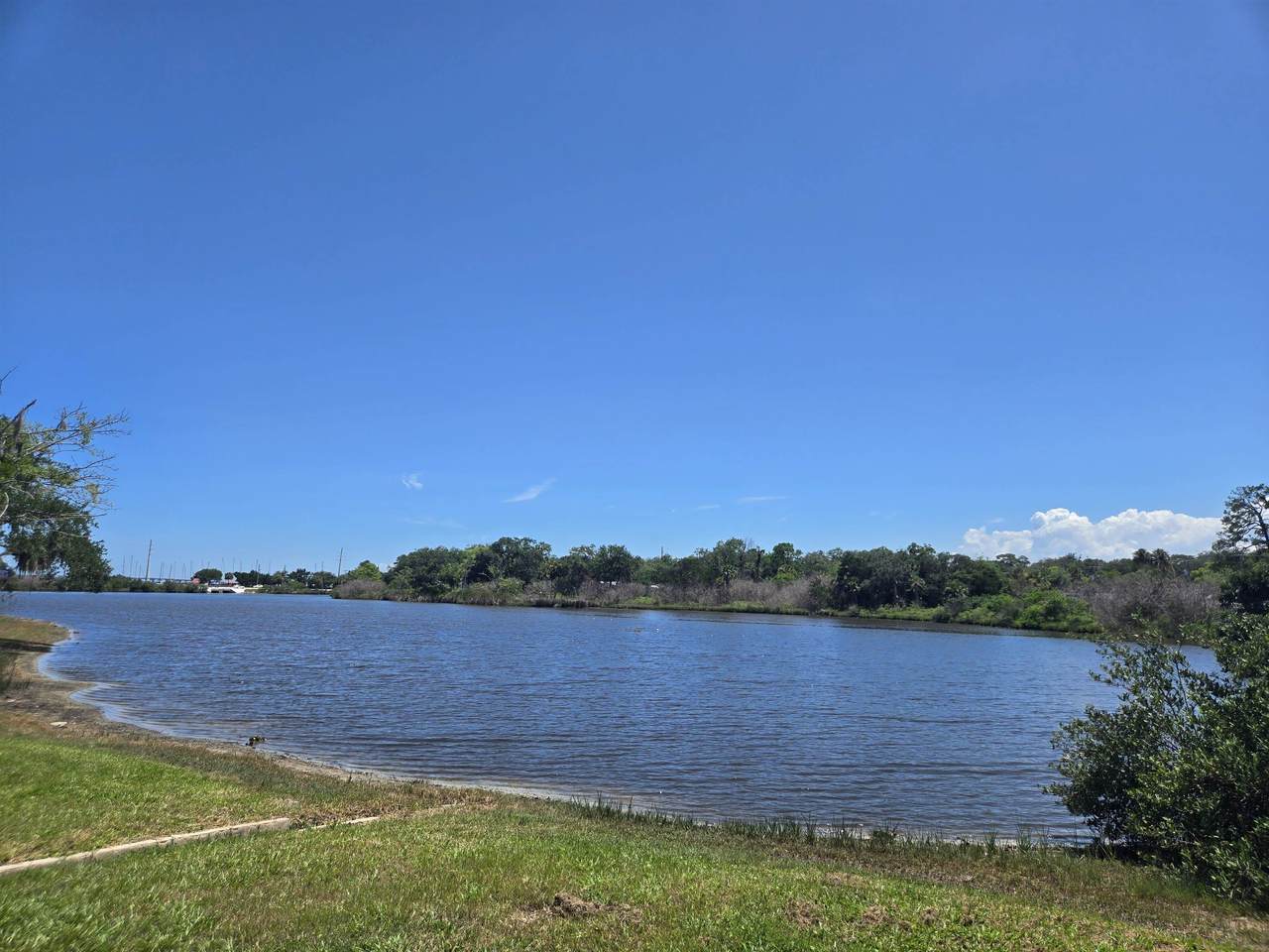 https://bt-photos.global.ssl.fastly.net/staug/1280_boomver_1_263393-2.jpg