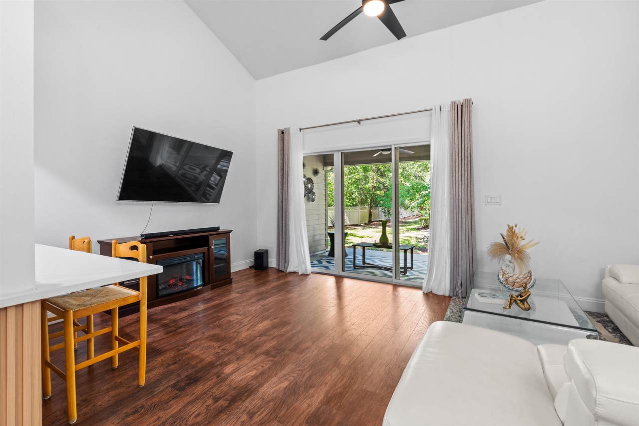 1215 55th St - Photo 1
