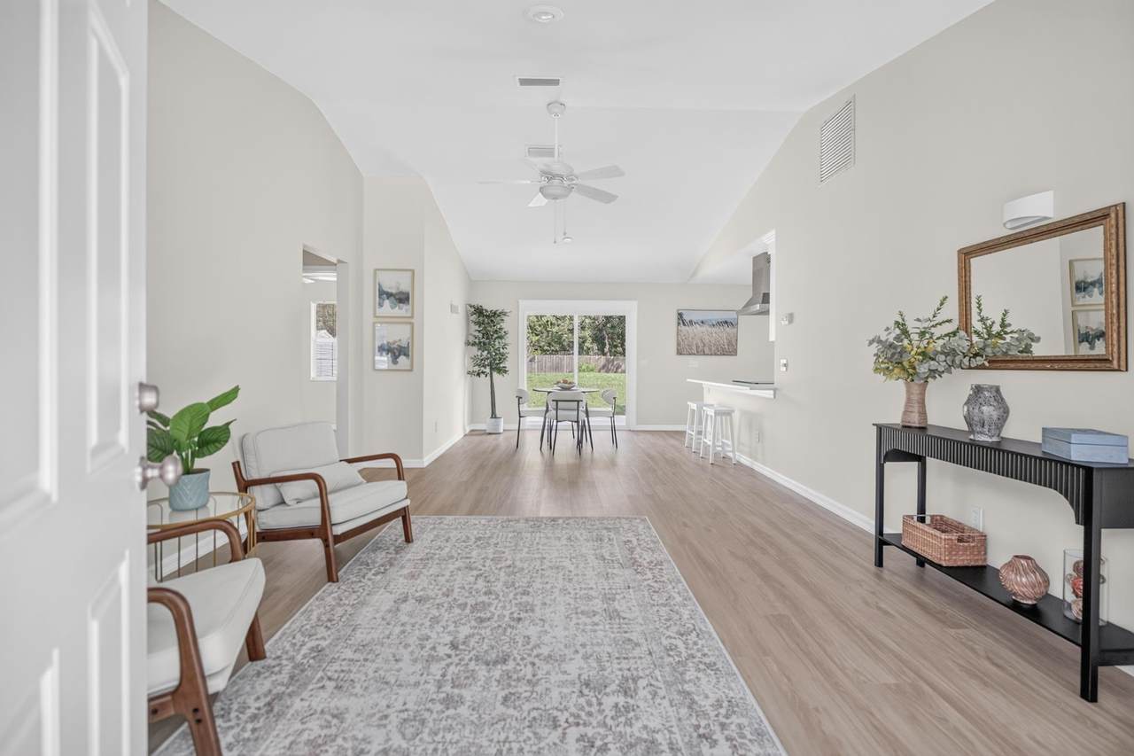 6320 Pine Circle S. - Photo 1