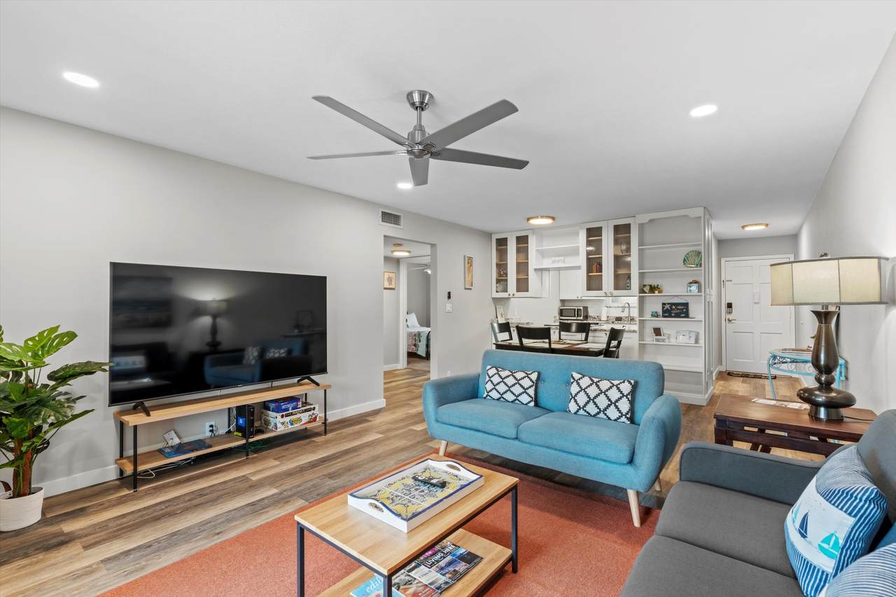 22 Comares Ave - Photo 1