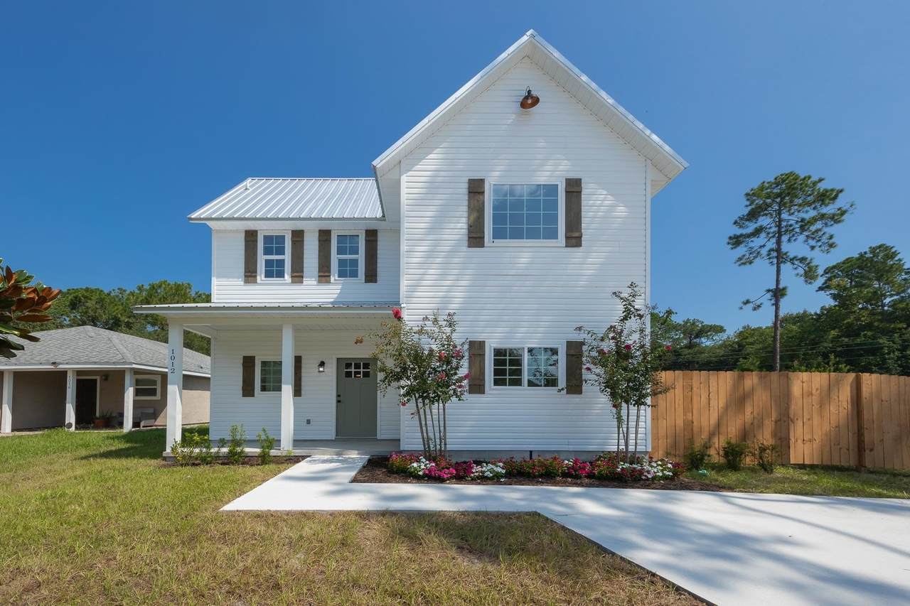 1012 Scheidel Way - Photo 1
