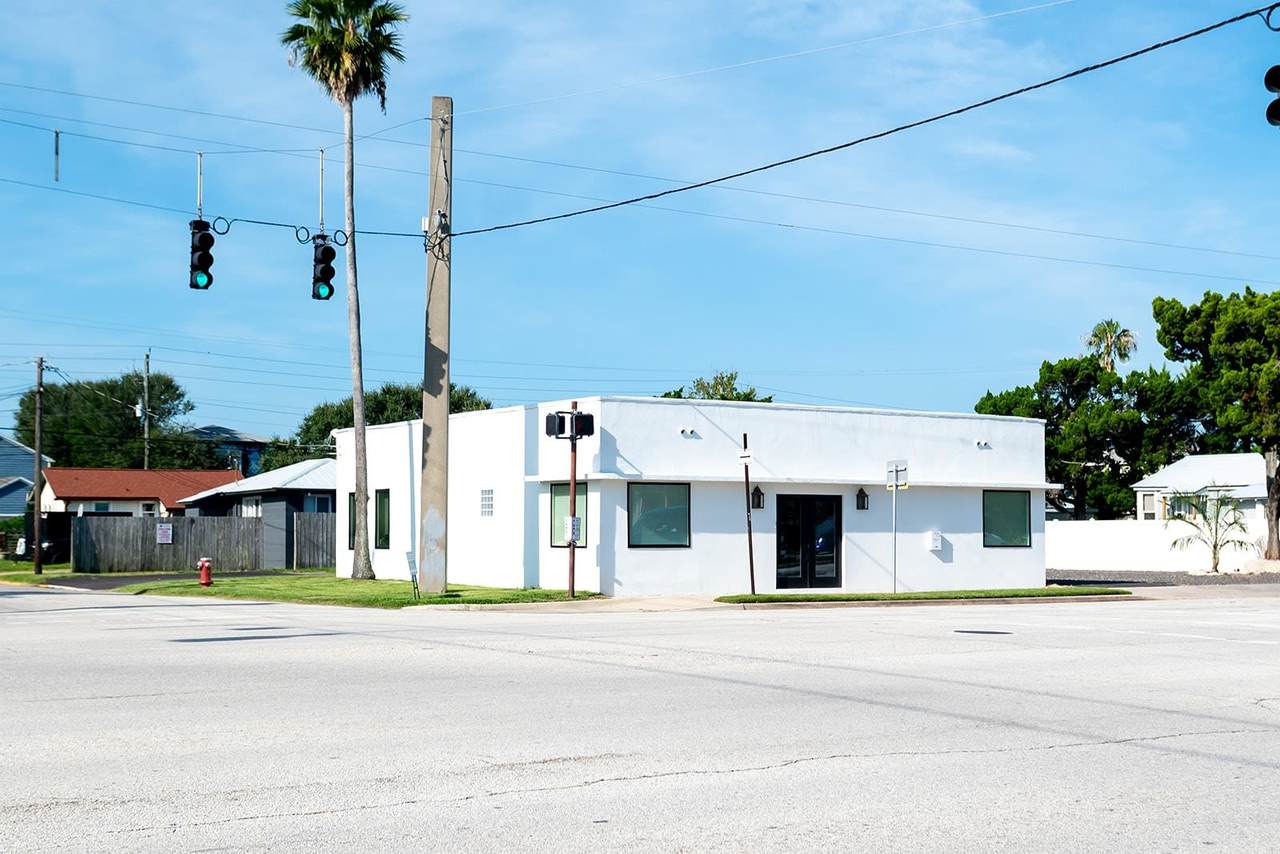 323 Anastasia Blvd - Photo 1
