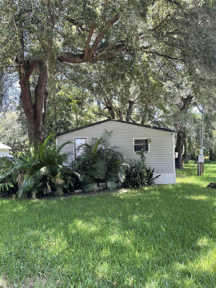 1442 Spring St - Photo 1