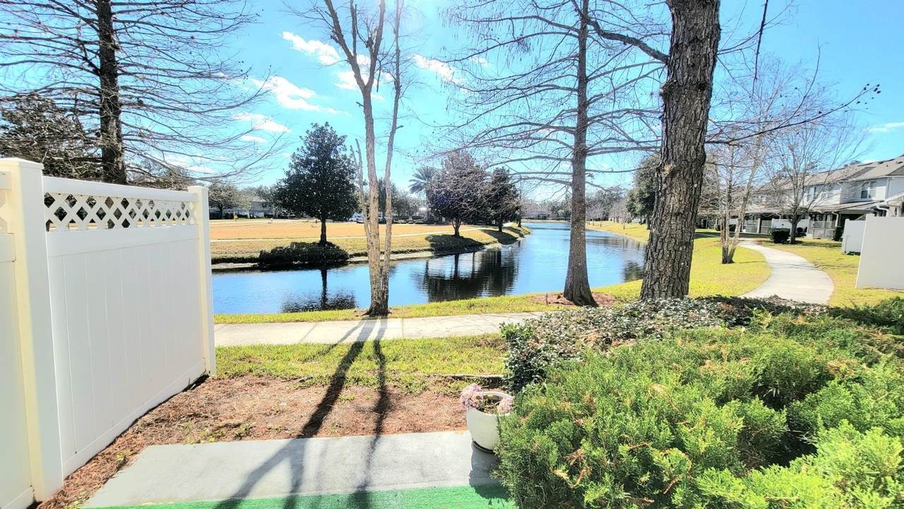 411 Walnut Dr - Photo 1