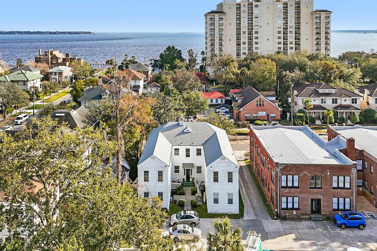 2321 Riverside Ave - Photo 1
