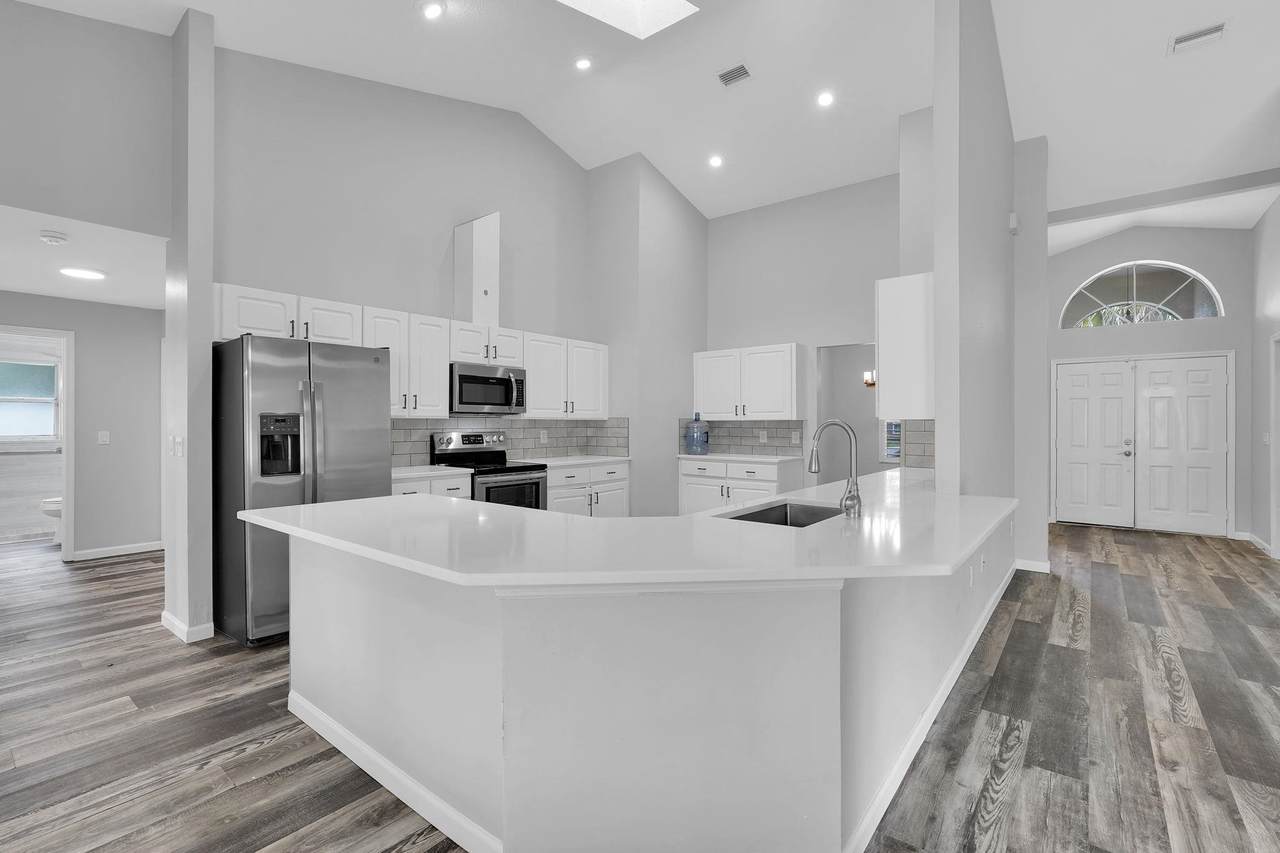 61 Brownstone Ln - Photo 1