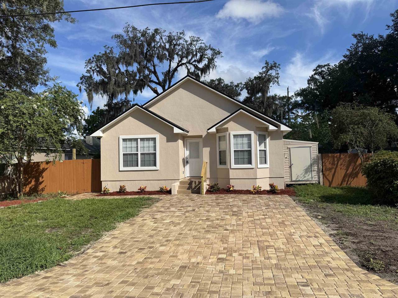 3372 9Th St - Photo 1