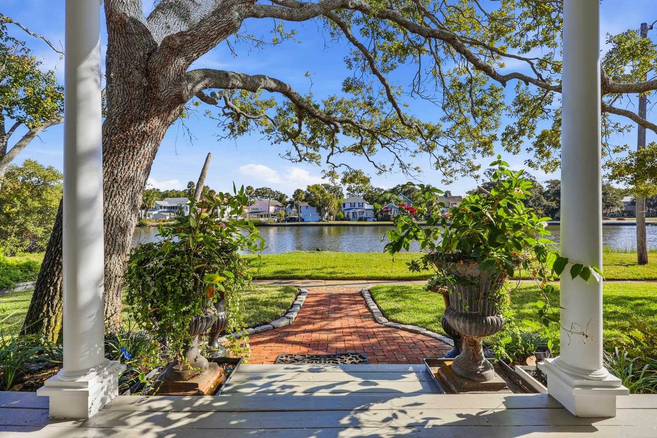 153 Washington St - Photo 1