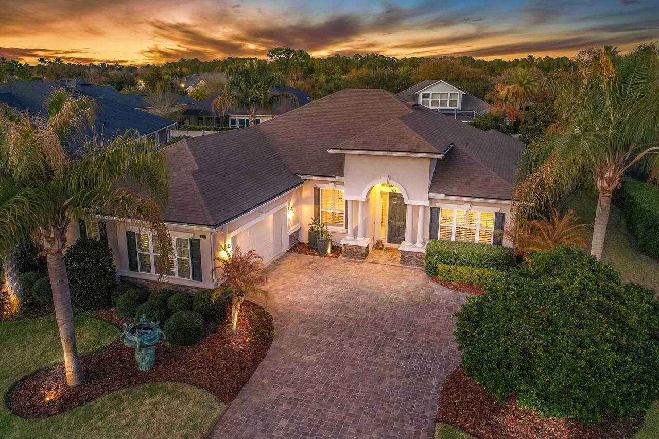 424 Venecia Way - Photo 1
