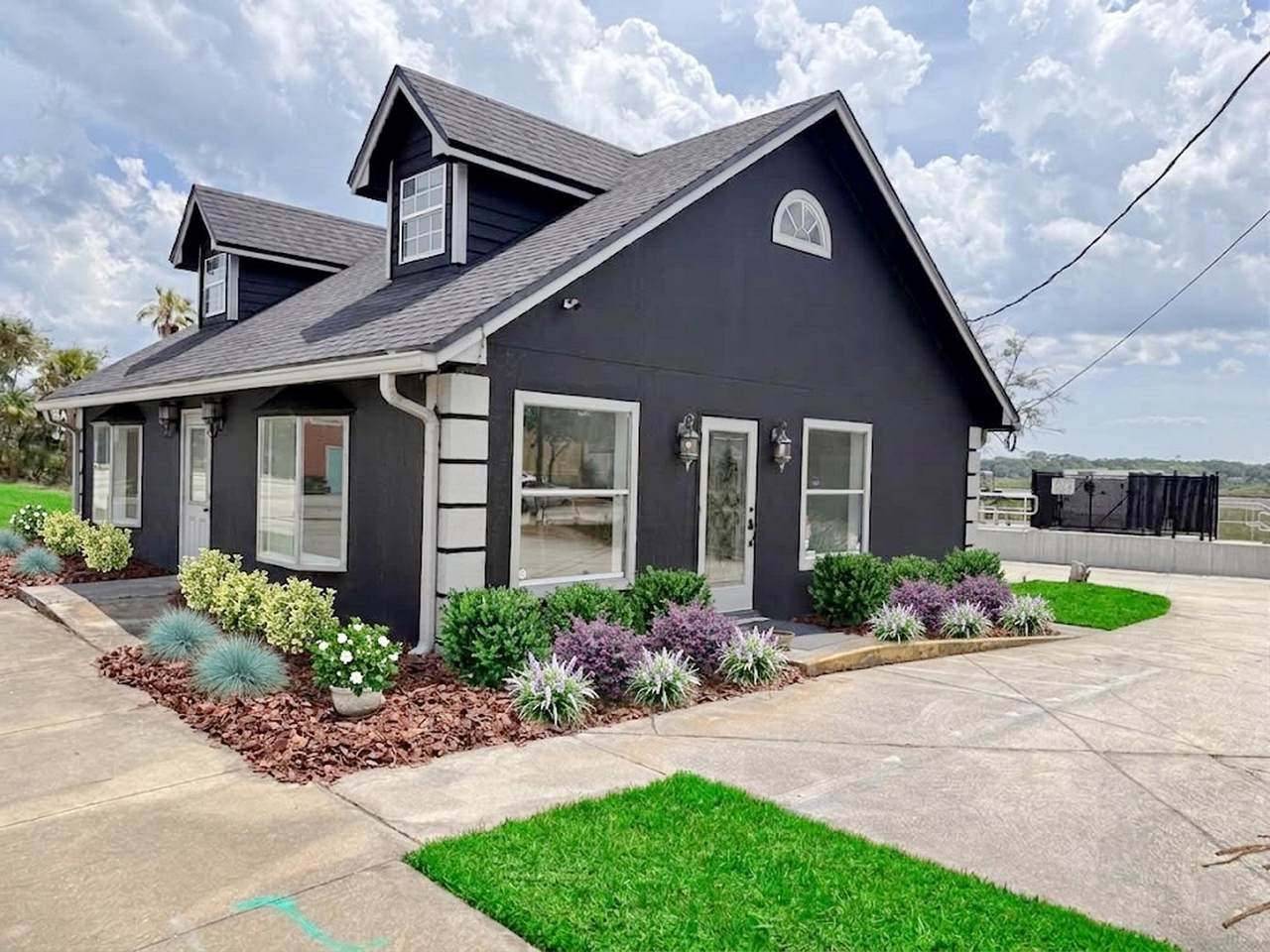 1103 Ponce De Leon Blvd - Photo 1