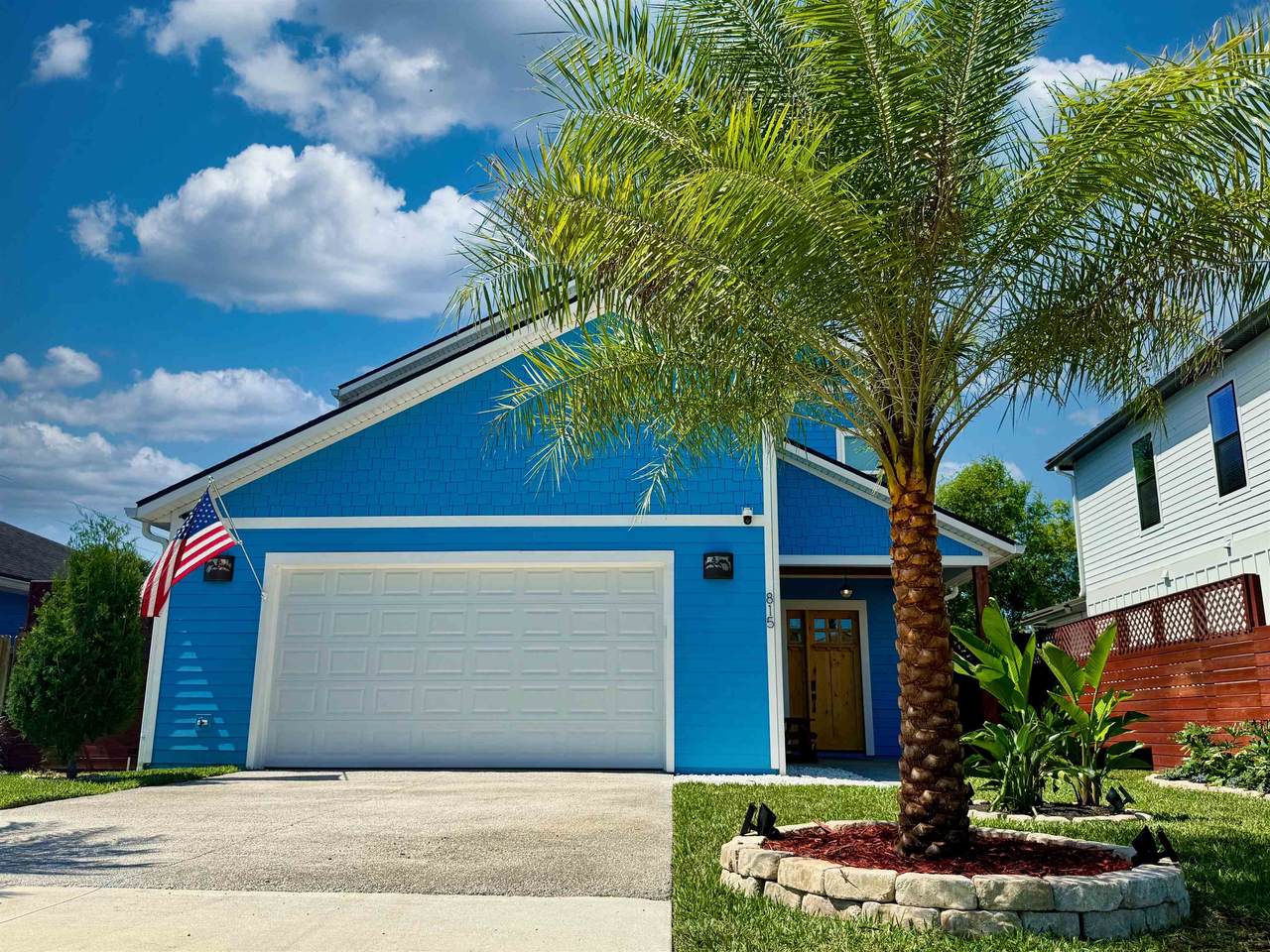 815 11Th Ave - Photo 1