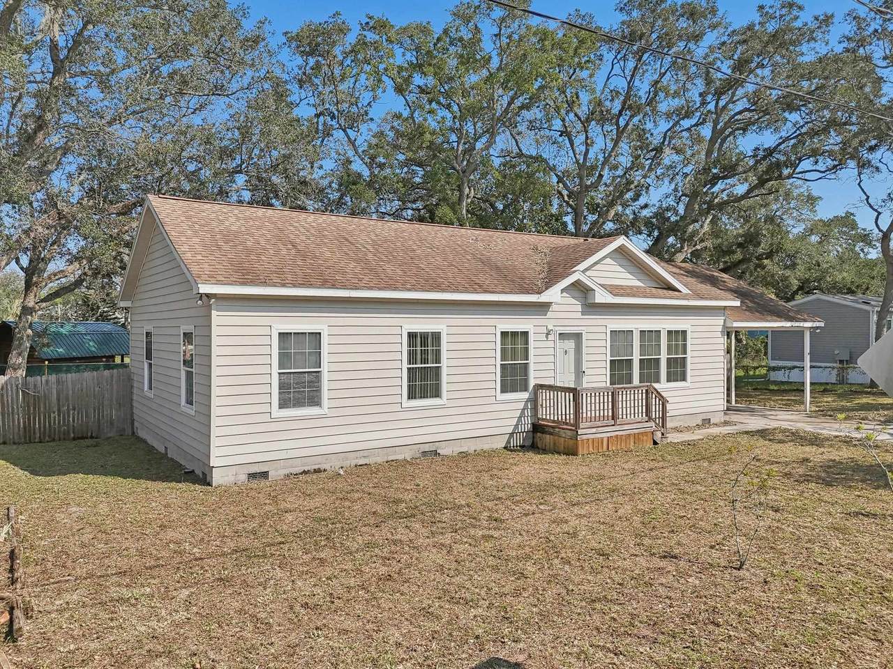 2042 Reef Dr - Photo 1