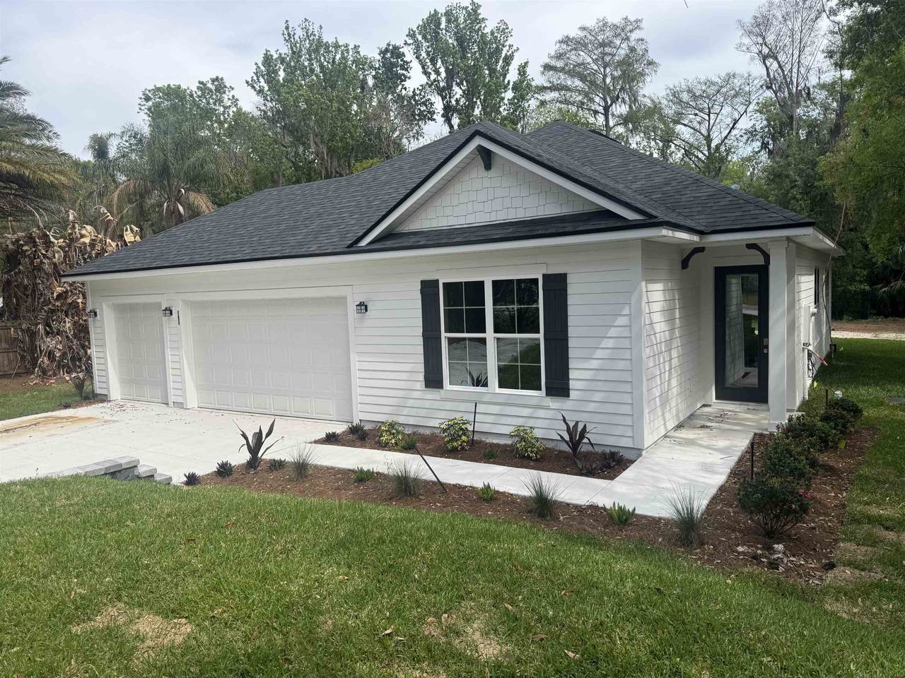 102 Orange Tree Rd - Photo 1