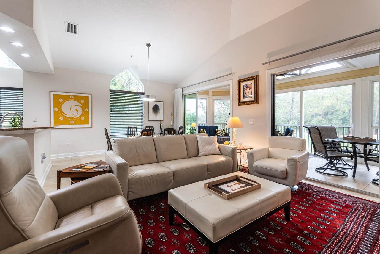 335 Shore Cir - Photo 1