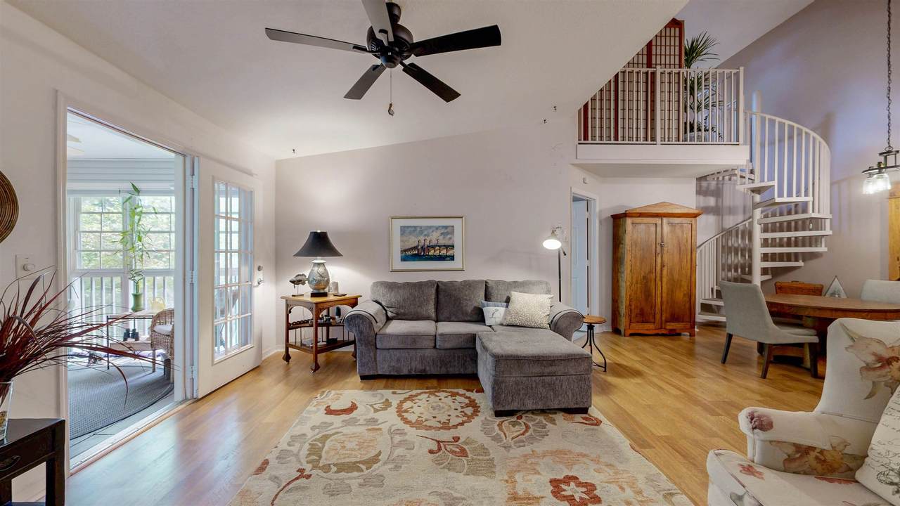 37203 Harbour Vista Cir - Photo 1