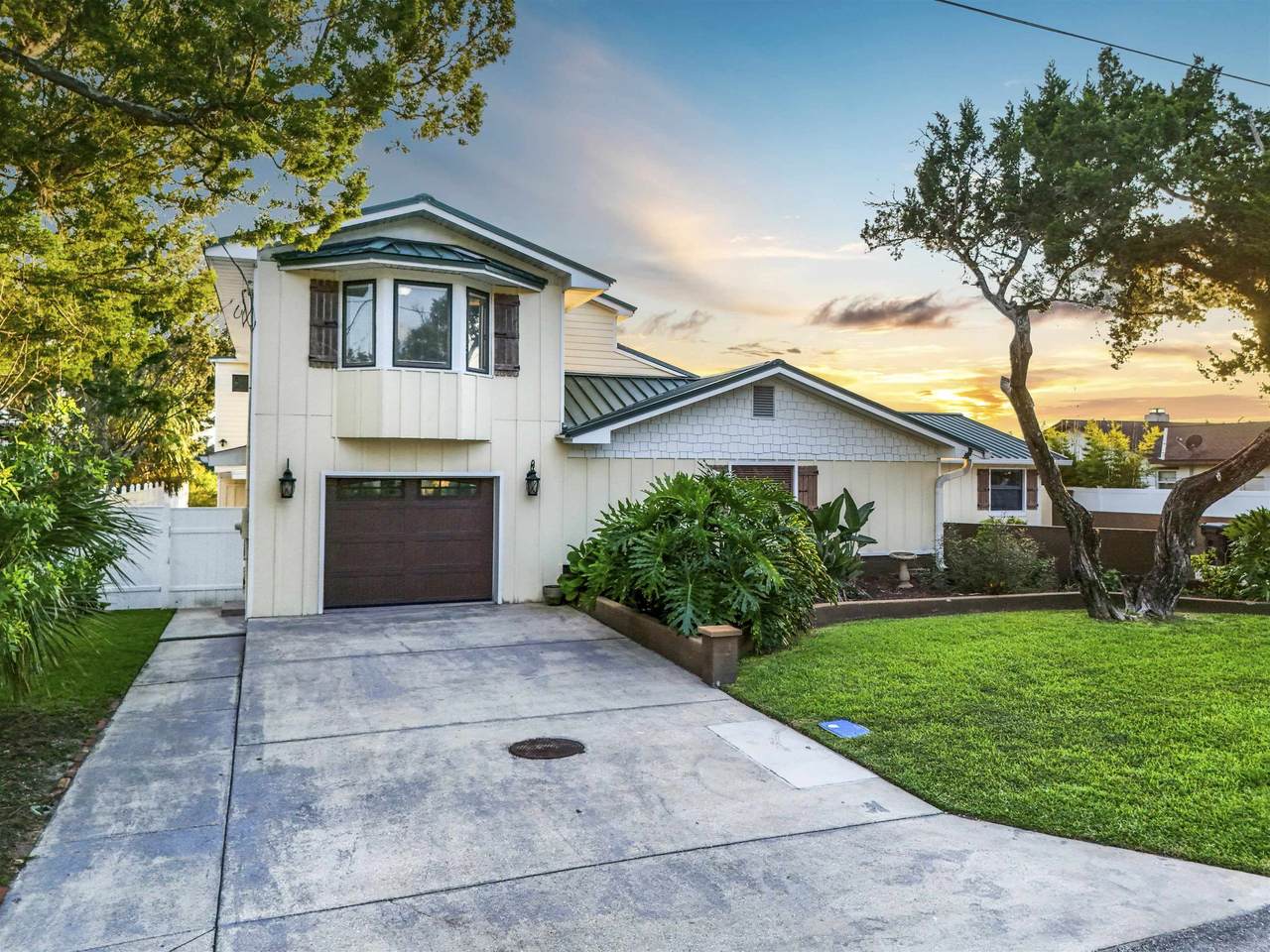 239 Coquina Ave - Photo 1