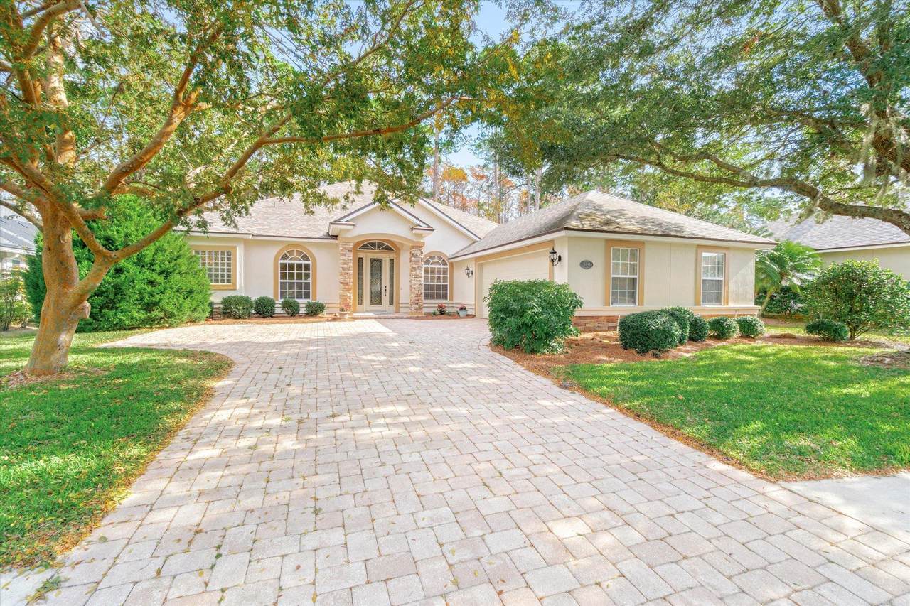980 Oxford Dr - Photo 1