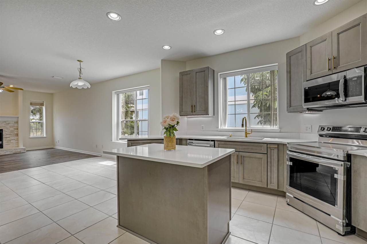 9162 August Cir - Photo 1