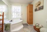 651 Alexander St - Photo 17