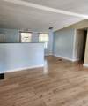 890 Poinsettia - Photo 3