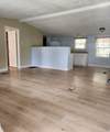890 Poinsettia - Photo 4