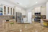 933 Oxford Dr - Photo 10