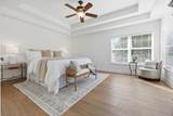 933 Oxford Dr - Photo 16