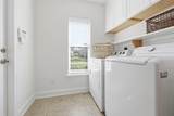 933 Oxford Dr - Photo 32