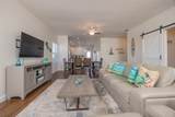 6832 Middleton Ave - Photo 9